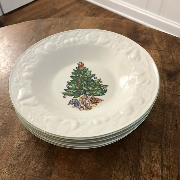 Tabletops Unlimited Christmas Eve Tree Rim soup bowls set of four mint - Picture 1 of 6